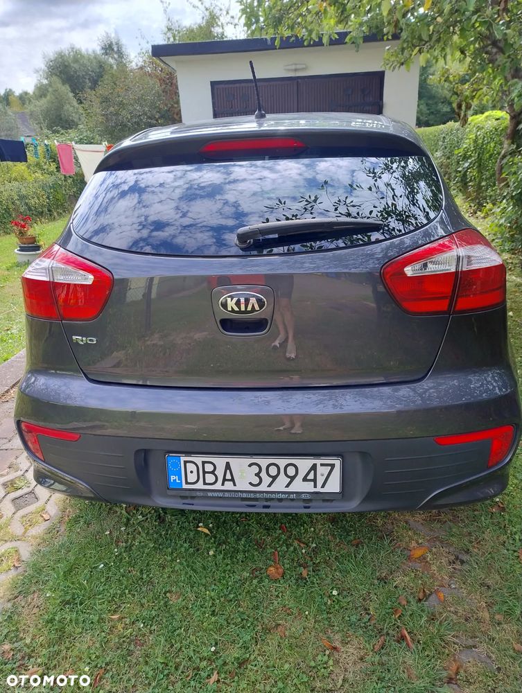 Kia Rio - 8