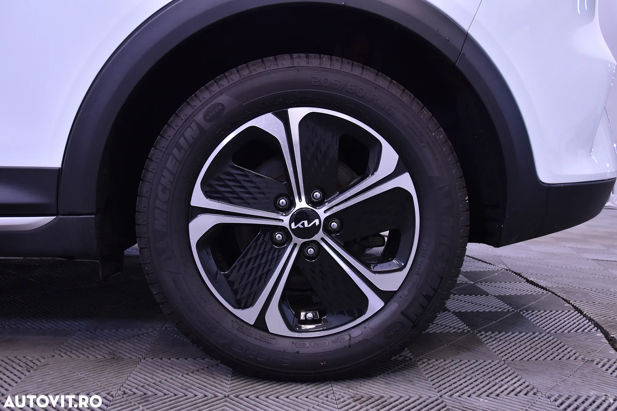 Kia XCeed - 13