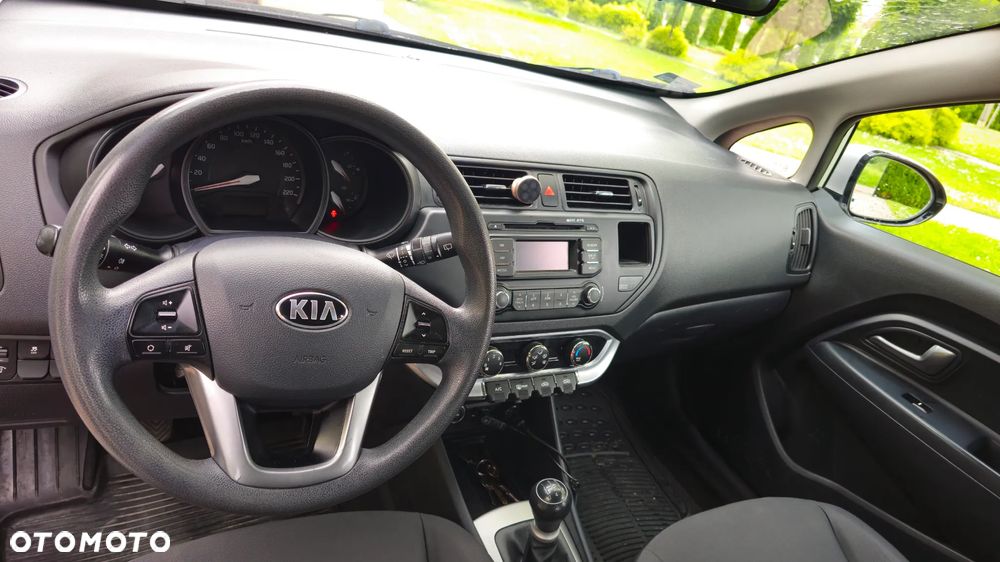 Kia Rio 1.2 L - 11