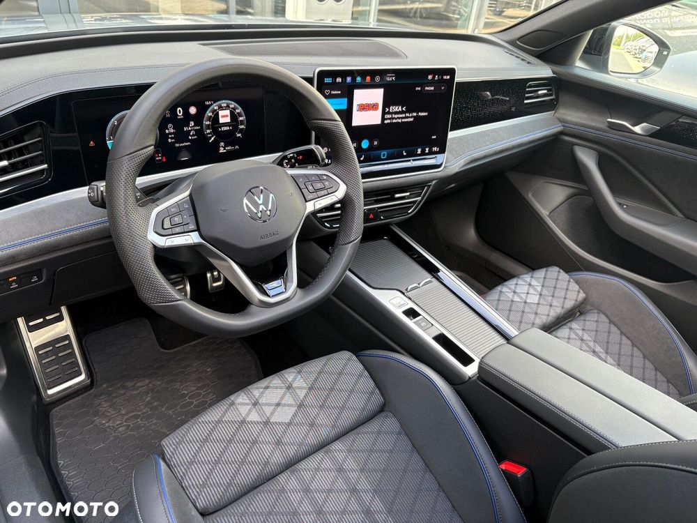 Volkswagen Passat Variant 2.0 TDI SCR R-Line Plus DSG - 12
