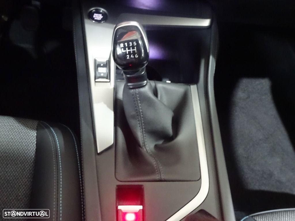 Peugeot 308 SW 1.2 PureTech Allure - 24