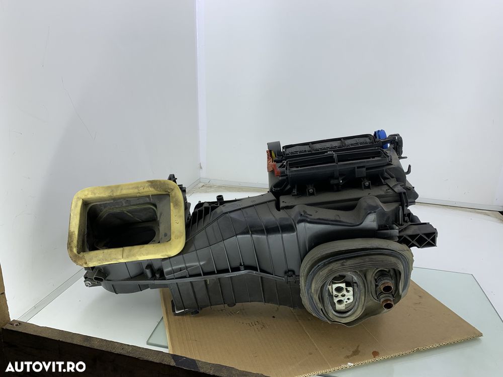 Dezmembrez Aeroterma completa pt volan stanga de pe VW TOURAN… - 3