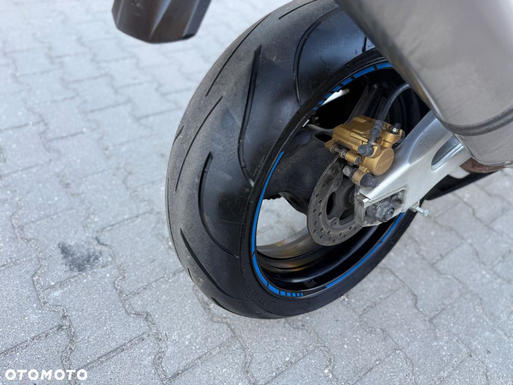 Honda CBR - 13