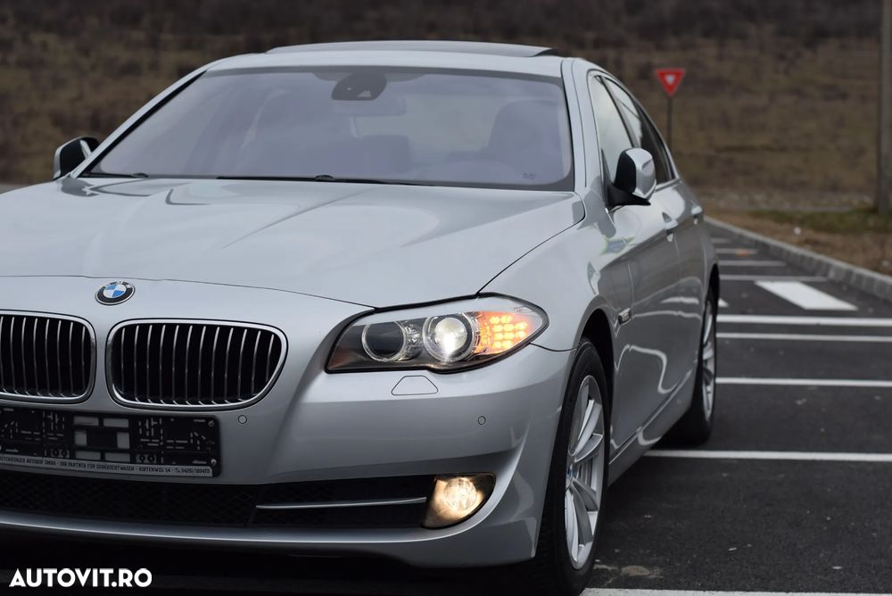 BMW Seria 5 525d Sport-Aut. - 33