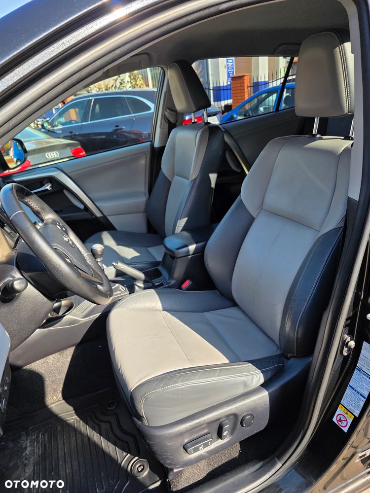 Toyota RAV4 2.2 D-4D Premium - 21