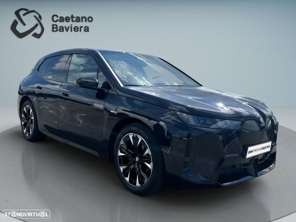 BMW iX - 9