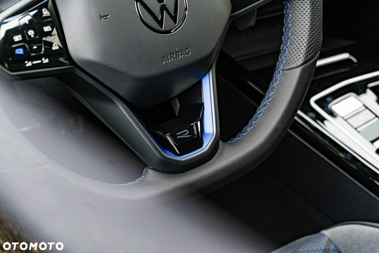 Volkswagen Golf - 18
