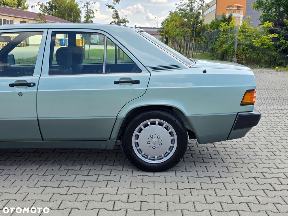 Mercedes-Benz W201 (190) - 7