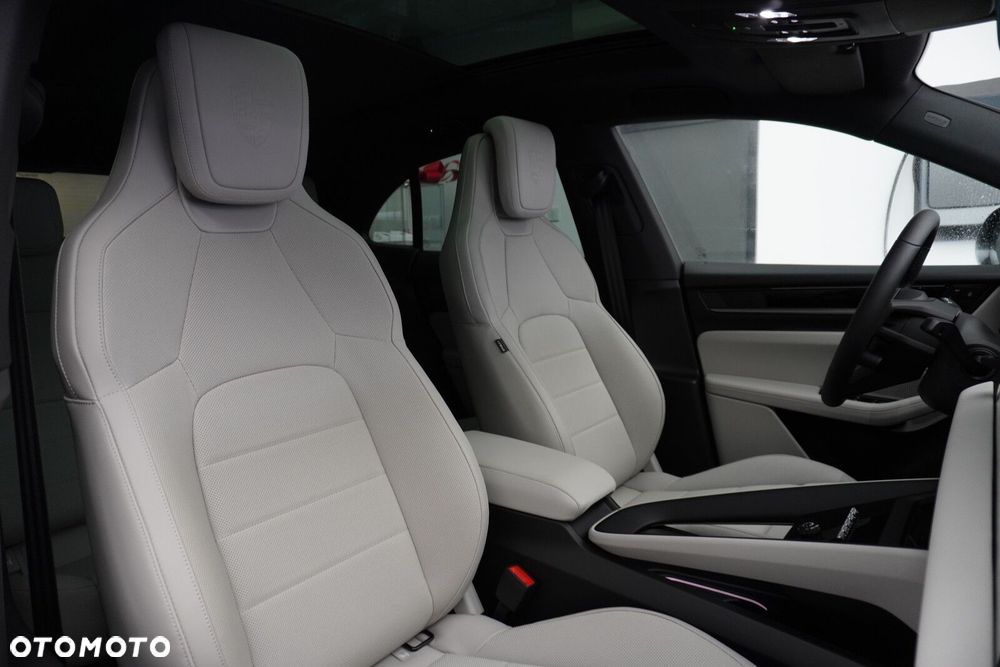 Porsche Macan - 24