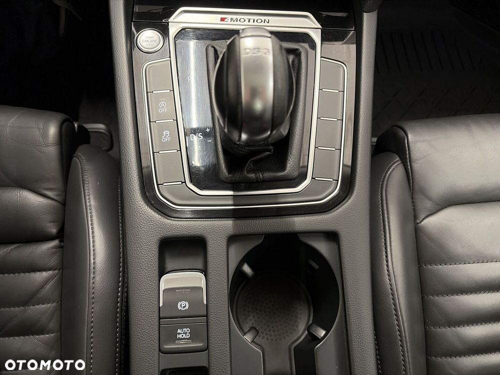 Volkswagen Passat - 24