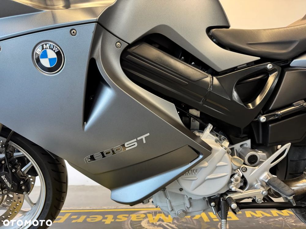 BMW F - 24