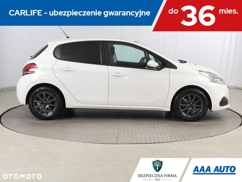 Peugeot 208 - 7