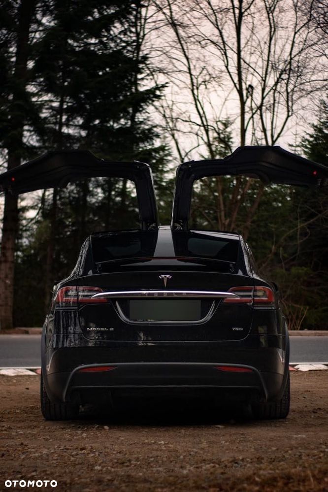 Tesla Model X - 2