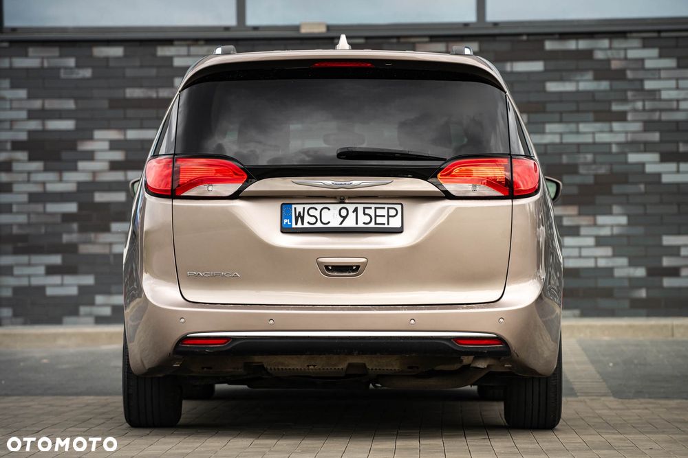 Chrysler Pacifica - 7