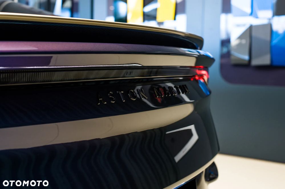 Aston Martin DBS - 10