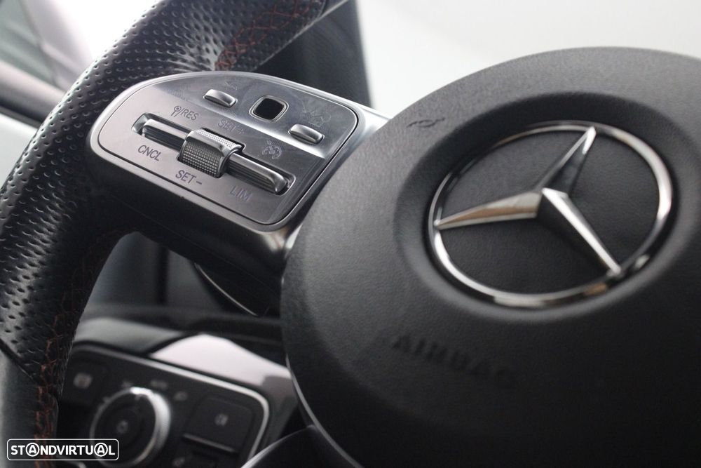 Mercedes-Benz A 250 e AMG Line - 11