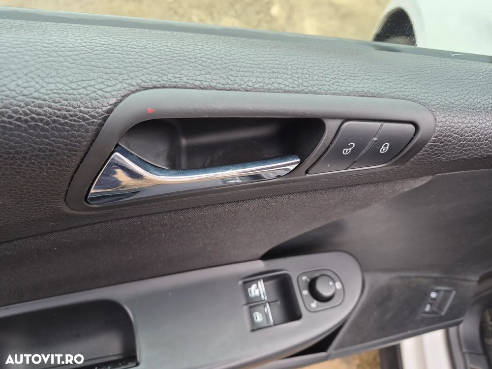 Volkswagen Passat - 13