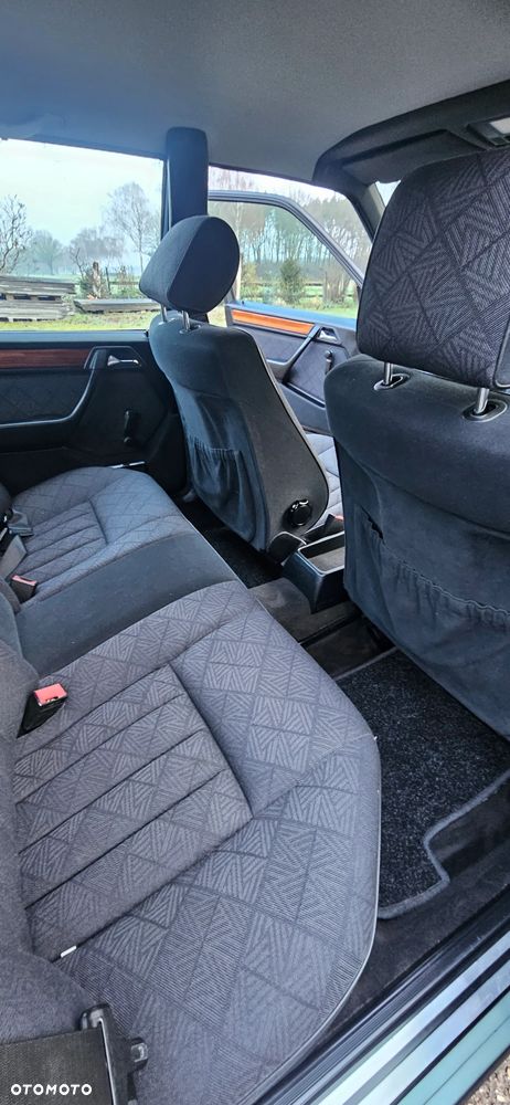 Mercedes-Benz W124 (1984-1993) - 23