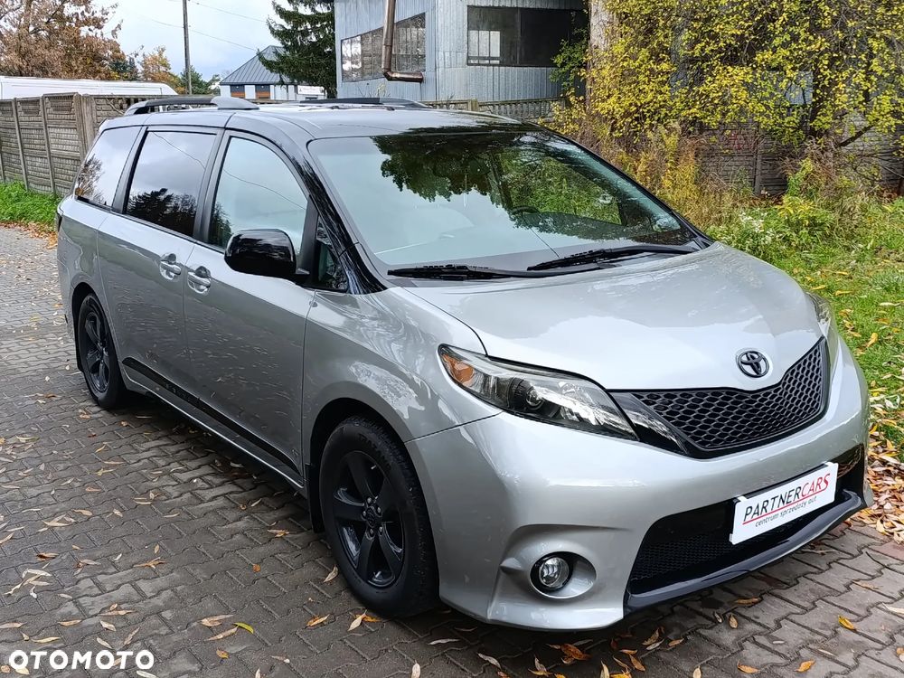 Toyota Sienna 3.5 V6 - 1