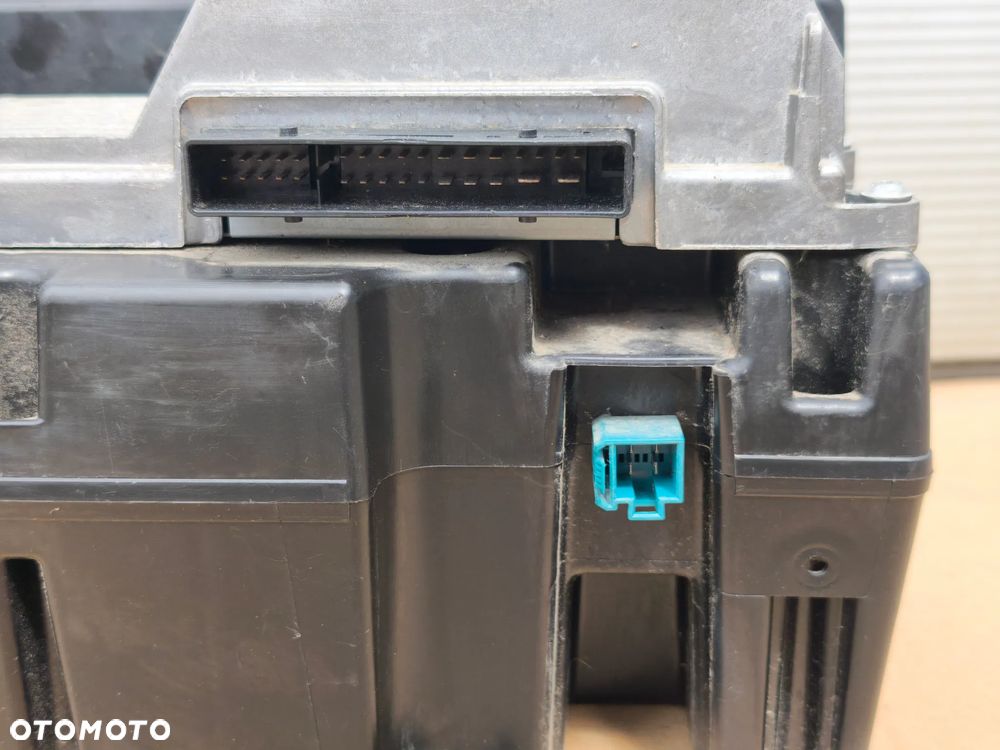Wzmacniacz subwoofer Mercedes Vito Viano w639 a6398203689 - 3