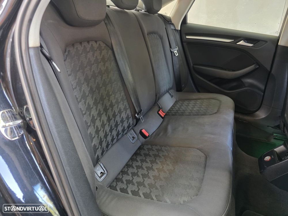 Audi A3 Limousine 1.6 TDI S-line - 18