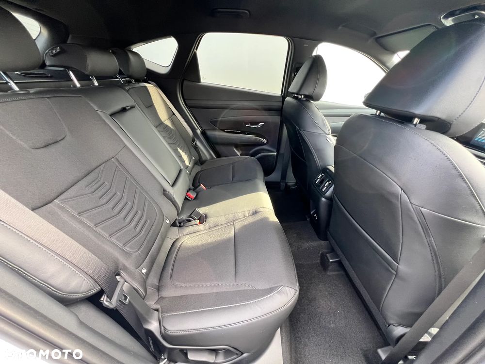 Hyundai Tucson 1.6 T-GDi HEV Smart Black 2WD - 10