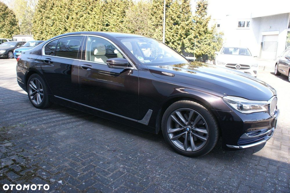 BMW Seria 7 - 22