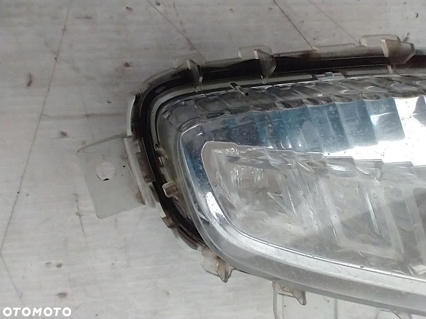 VOLVO V40 II HALOGEN PRAWY 31323116 - 3