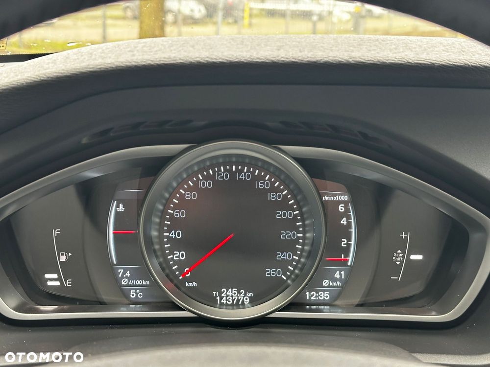 Volvo V40 T2 You - 9