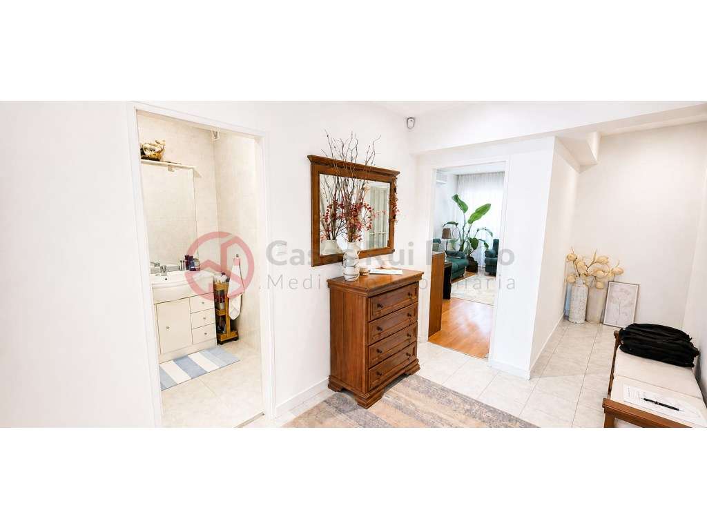 Apartamento T2 Remodelado em 2015 com Excelentes Áreas e Localizaçã... - Grande imagem: 2/31