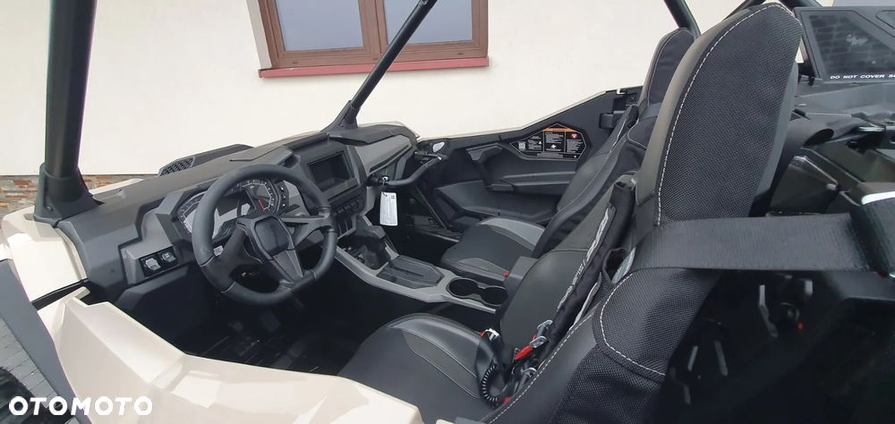 Polaris RZR - 11