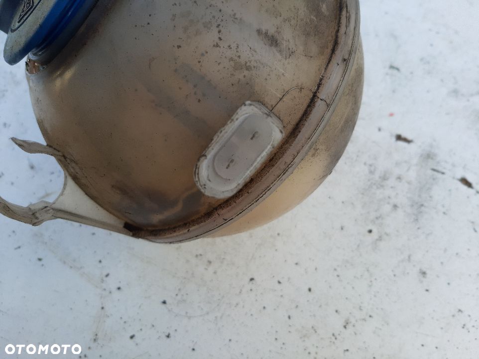 ZBIORNICZEK WYRÓWNAWCZY VW PASSAT B6 - 2