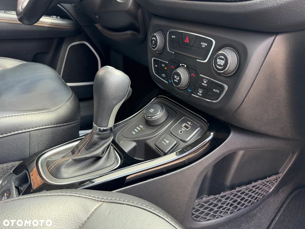 Jeep Compass - 22