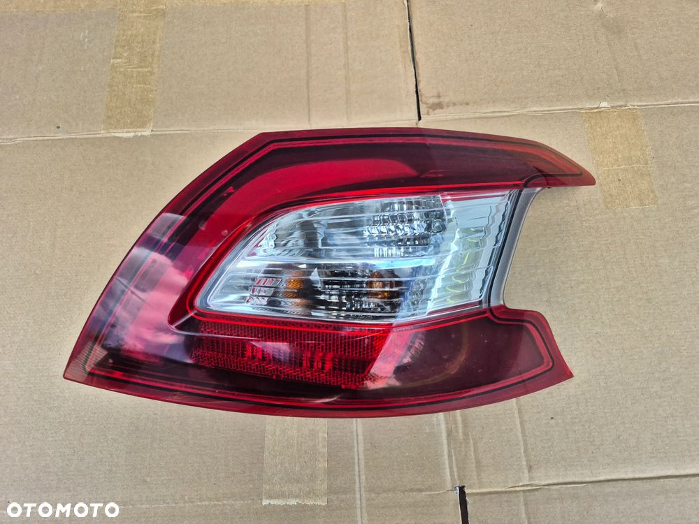 PEUGEOT 308 T9 HB TYLNA PRAWA LAMPA