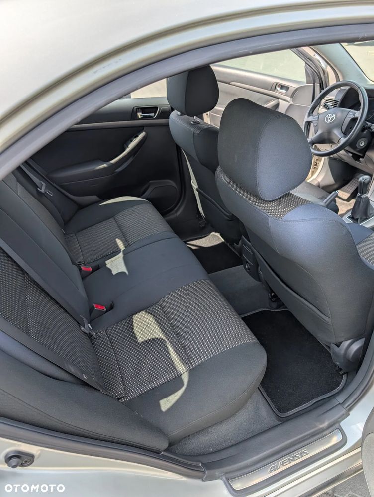 Toyota Avensis 1.8 VVT-i - 7