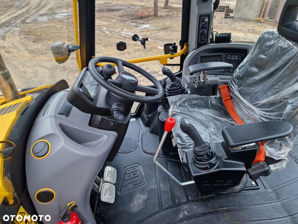 JCB 3CX PLUS AEC - 10