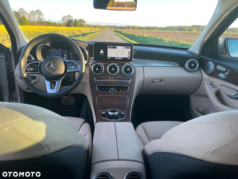 Mercedes-Benz Klasa C 300 4Matic 9G-TRONIC Avantgarde - 10