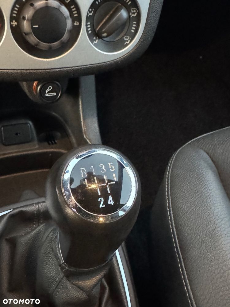 Opel Corsa 1.4 16V 150 Jahre - 21