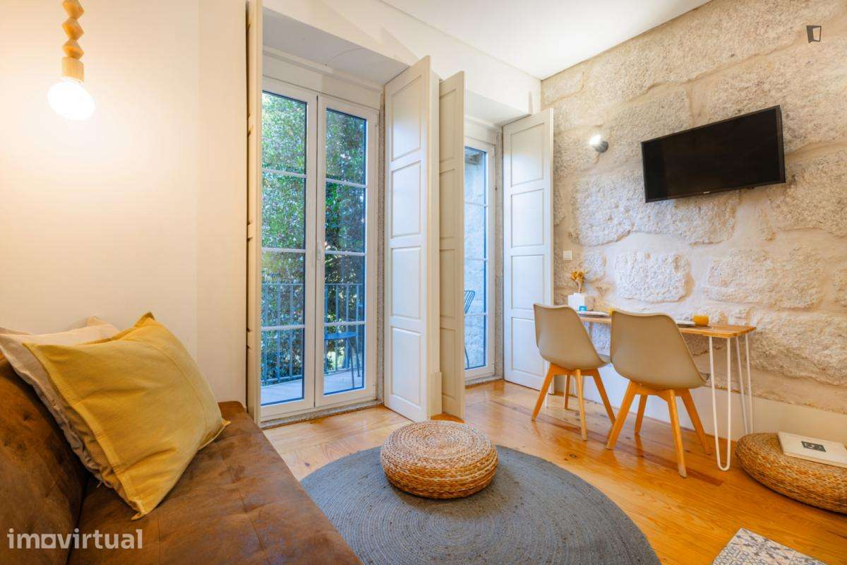 Apartamento com 1 quartos - localizado em Santo Ildefonso Porto - Grande imagem: 2/26
