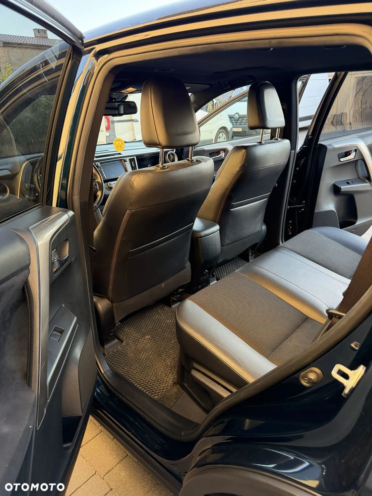 Toyota RAV4 - 16