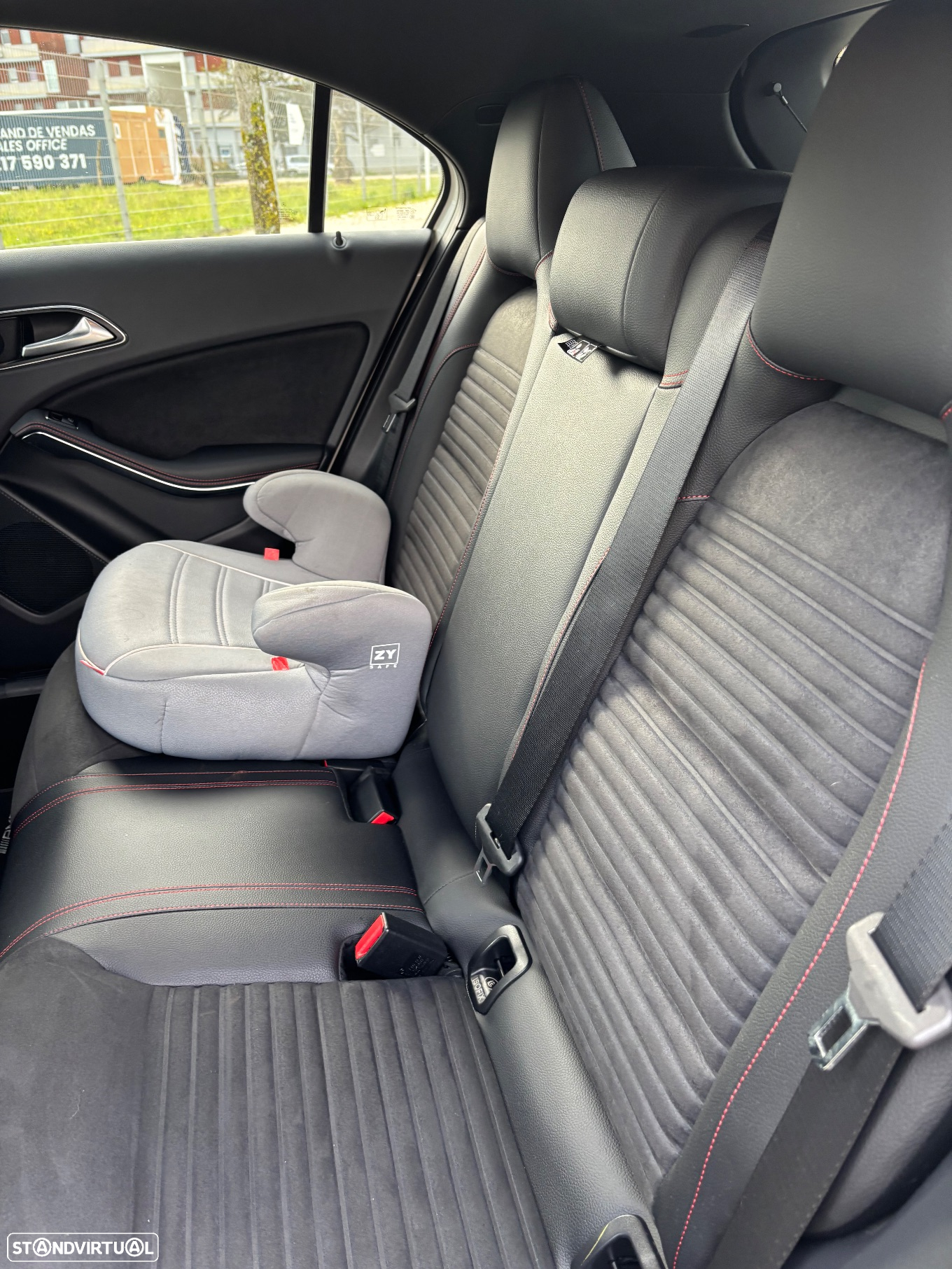 Mercedes-Benz A 200 CDi BE AMG Line - 12