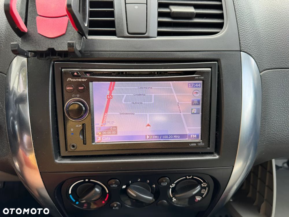 Suzuki SX4 - 10
