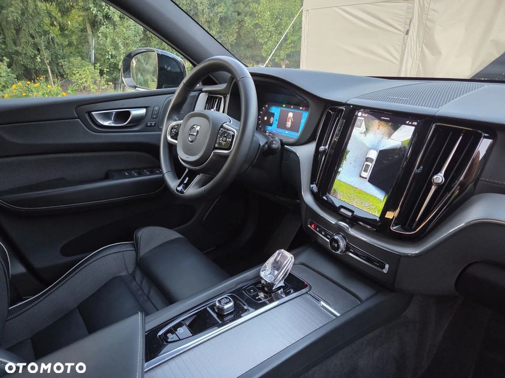 Volvo XC 60 B4 D AWD Ultimate Dark - 12