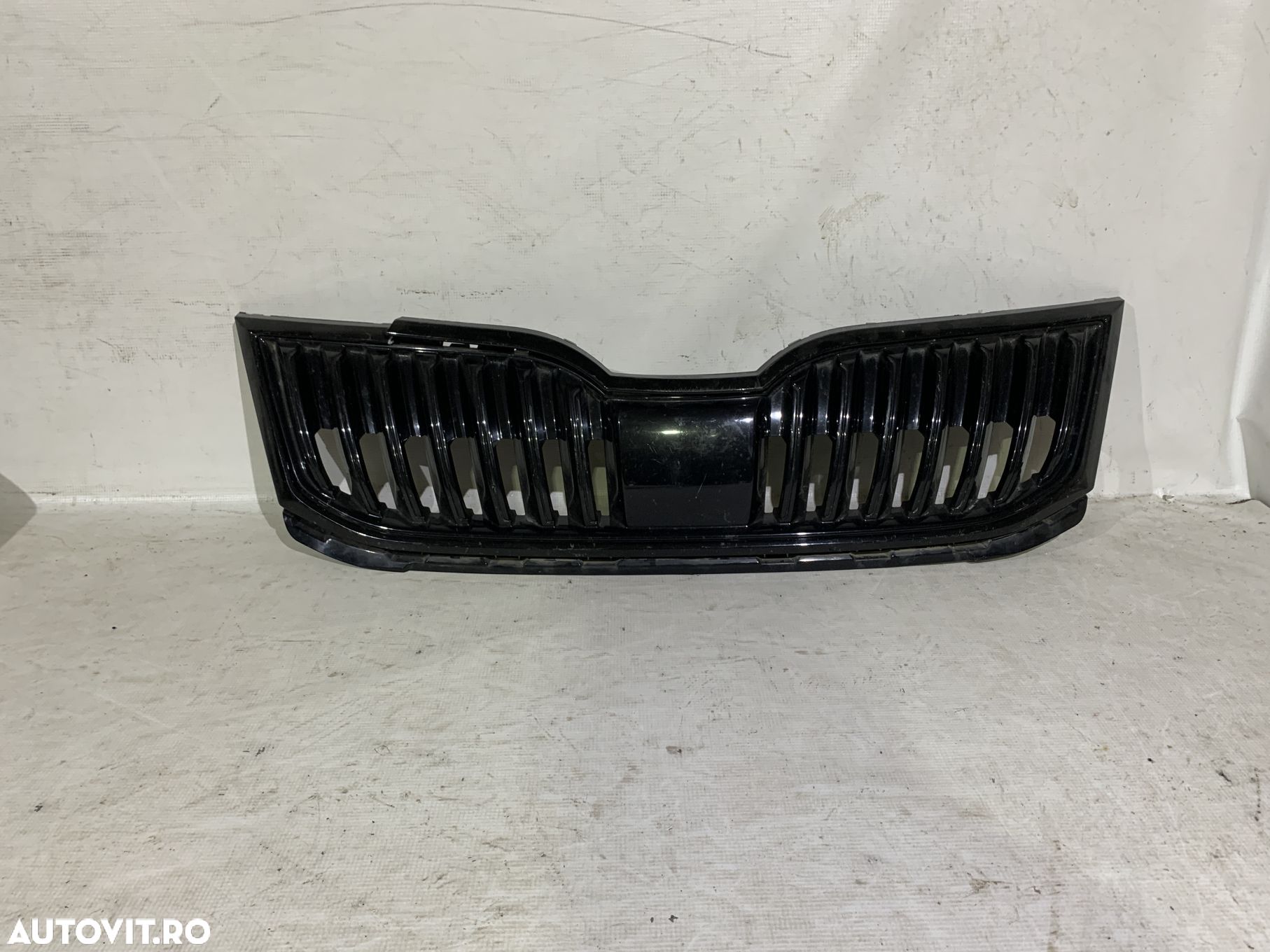 Grila radiator Skoda Octavia 3 facelift, 2017, 2018, 2019, 2020, cod origine OE 5E0853653C. - 1