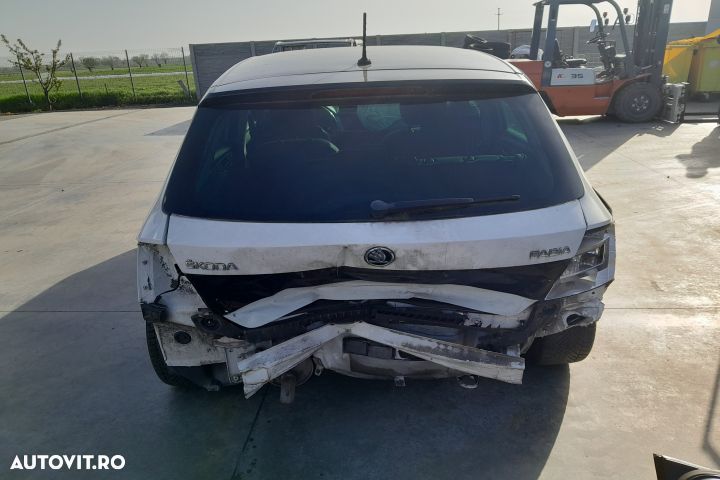Grila bara fata centru 6V0853665 6V0853665 Skoda Fabia NJ [2014 - 201 - 6
