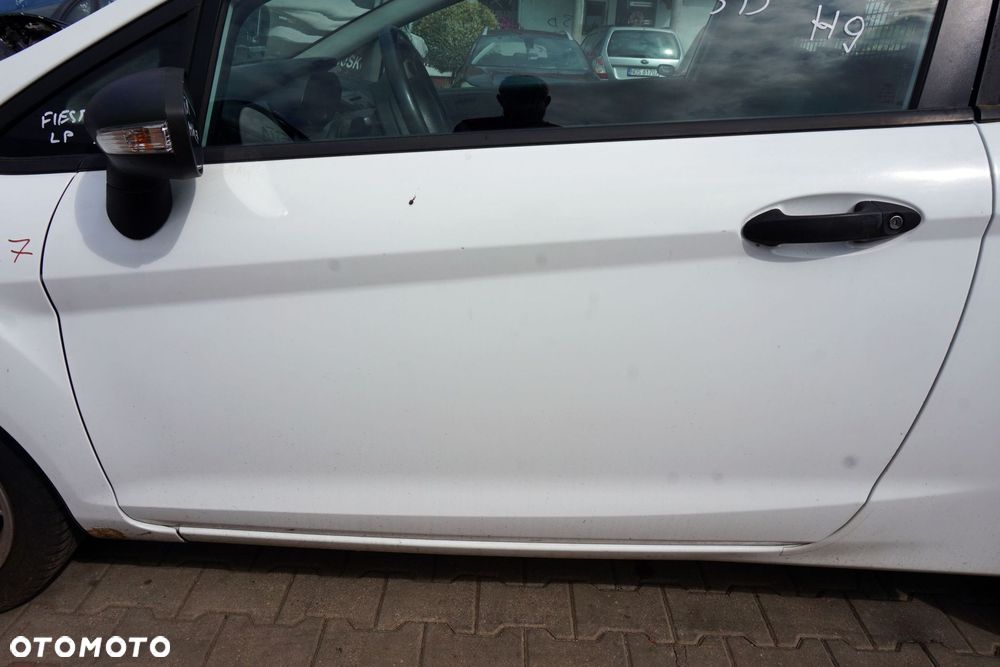 DRZWI PRZEDNIE LEWE FIESTA VI MK6 VII MK7 3D HB H9  BIAŁY FORD 2008-2017 - 2