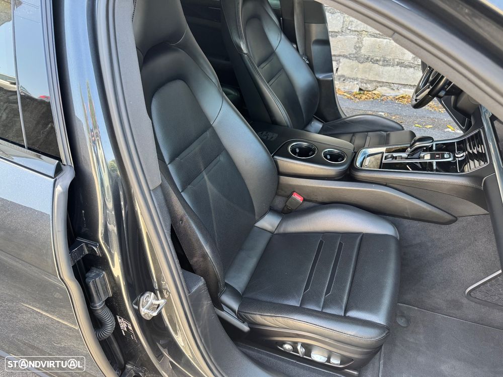 Porsche Panamera Sport Turismo - 22