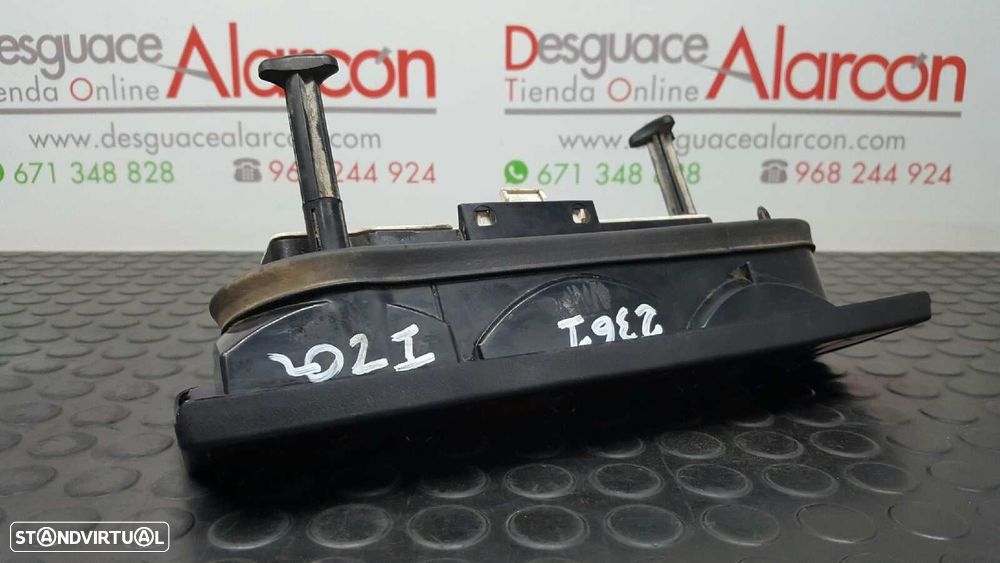 FAROLIM TRASEIRO ESQUERDO RENAULT RAPID/EXPRESS (F40) 1.9 D FAMILIAR (F40P) - 3