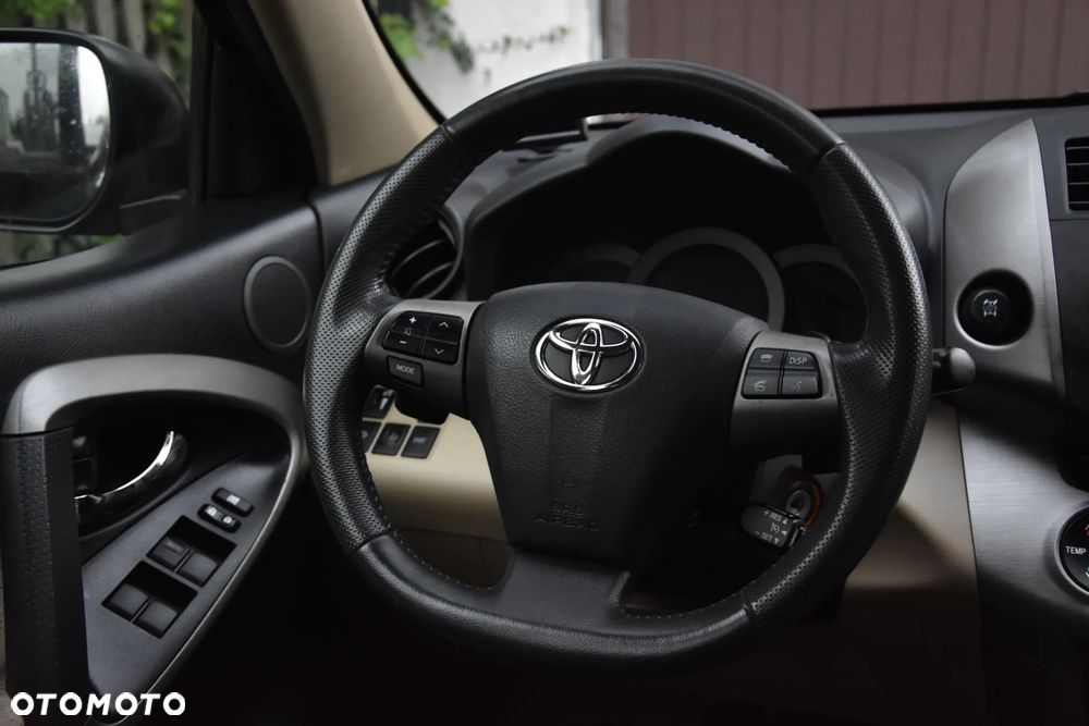Toyota RAV4 2.0 VVT-i Prestige NAVI MS - 18