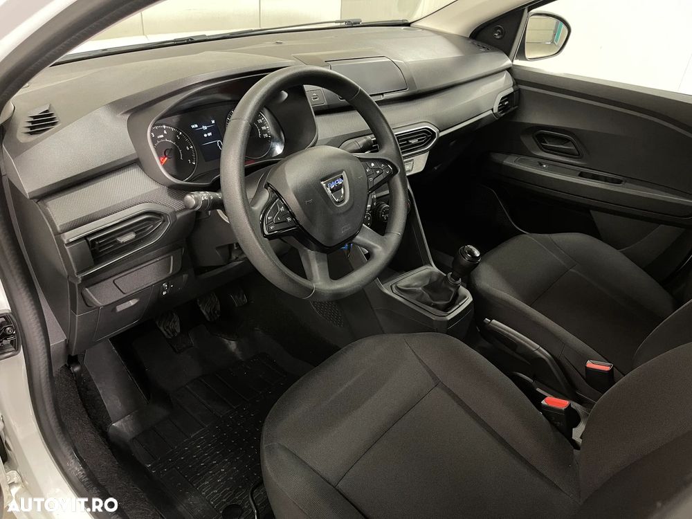 Dacia Logan TCe 90 Essential - 6